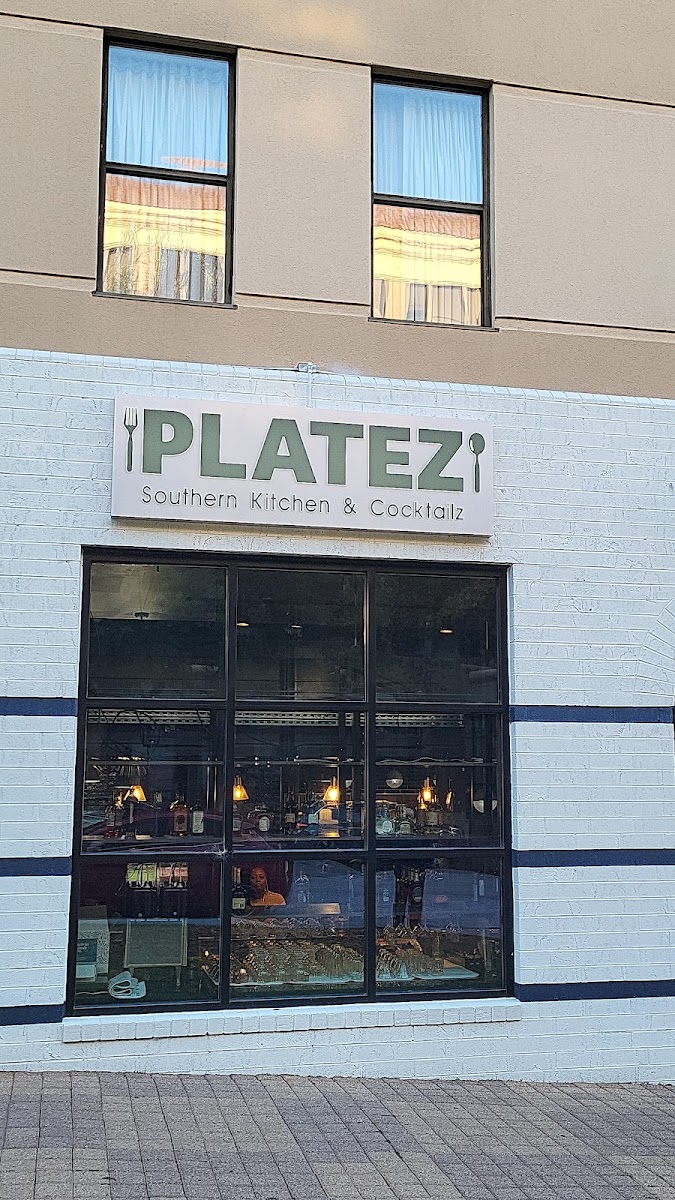 Platez Southern Kitchen & Cocktailz