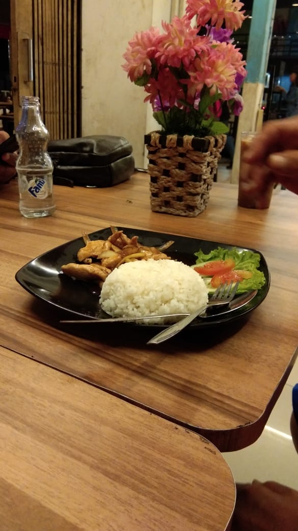 Plaza - Eat & Play-6