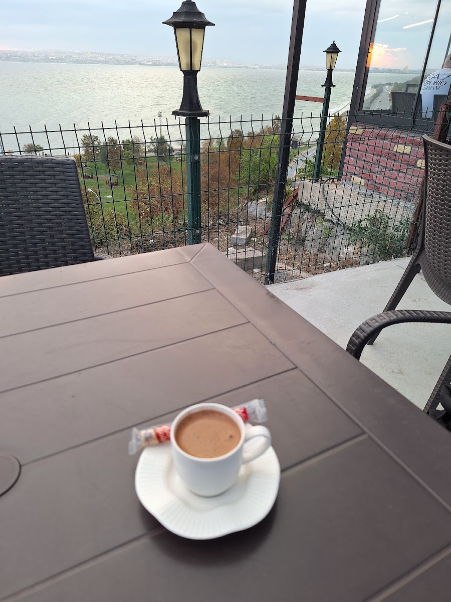 Port Vahit Un Place Cafe-3