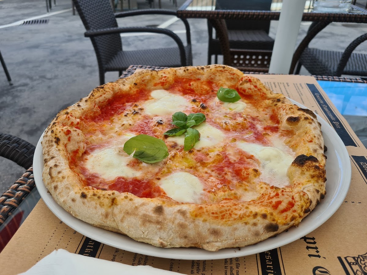Pri Cesarju, Neapolitan Pizzeria-6