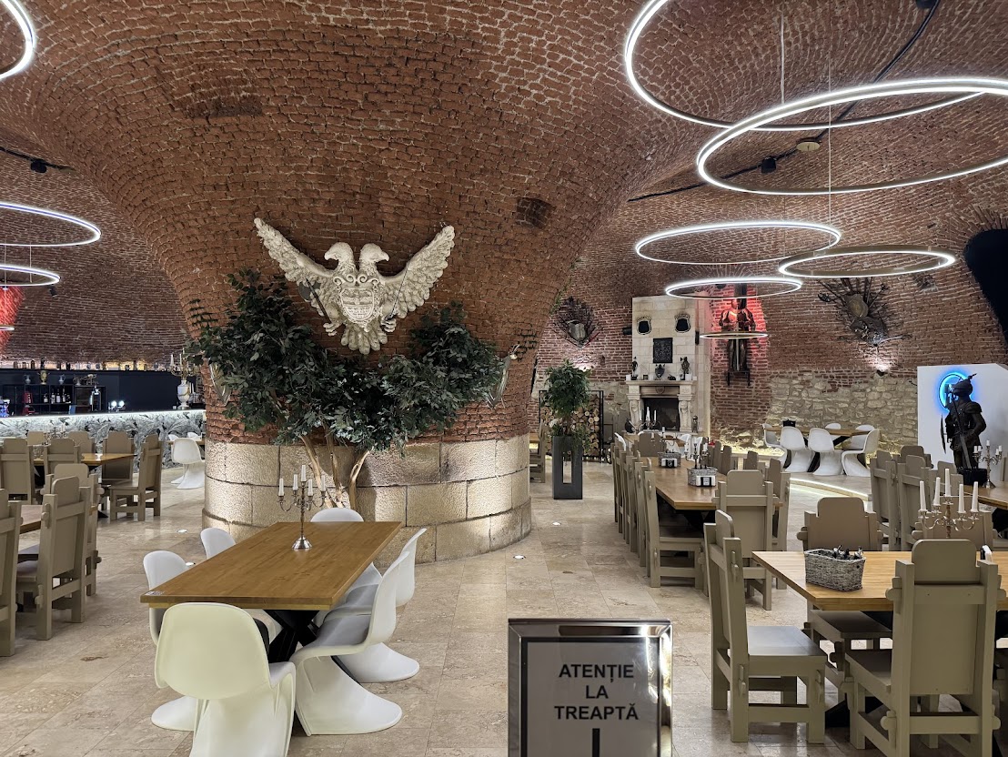 Pub13 - Restaurantul Cetății-3