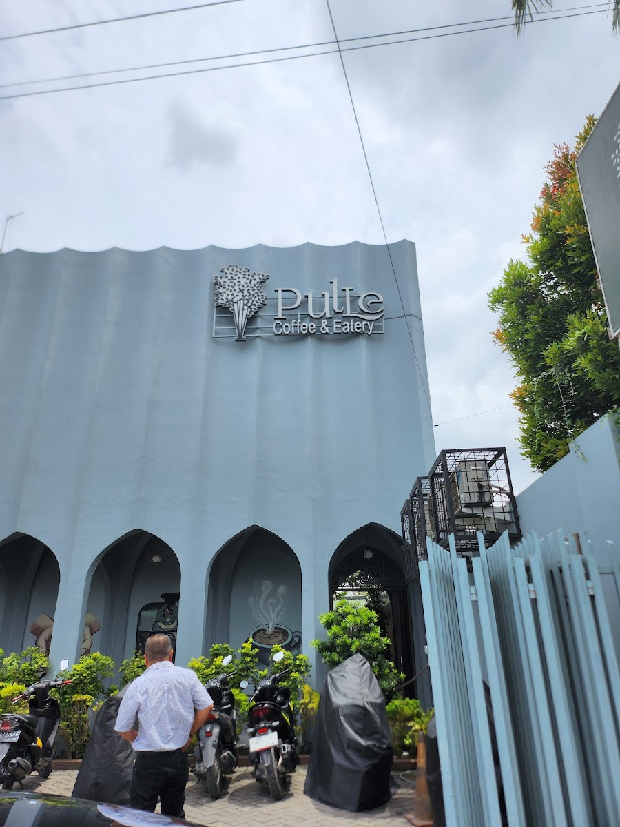 Pulle Coffee & Eatery
