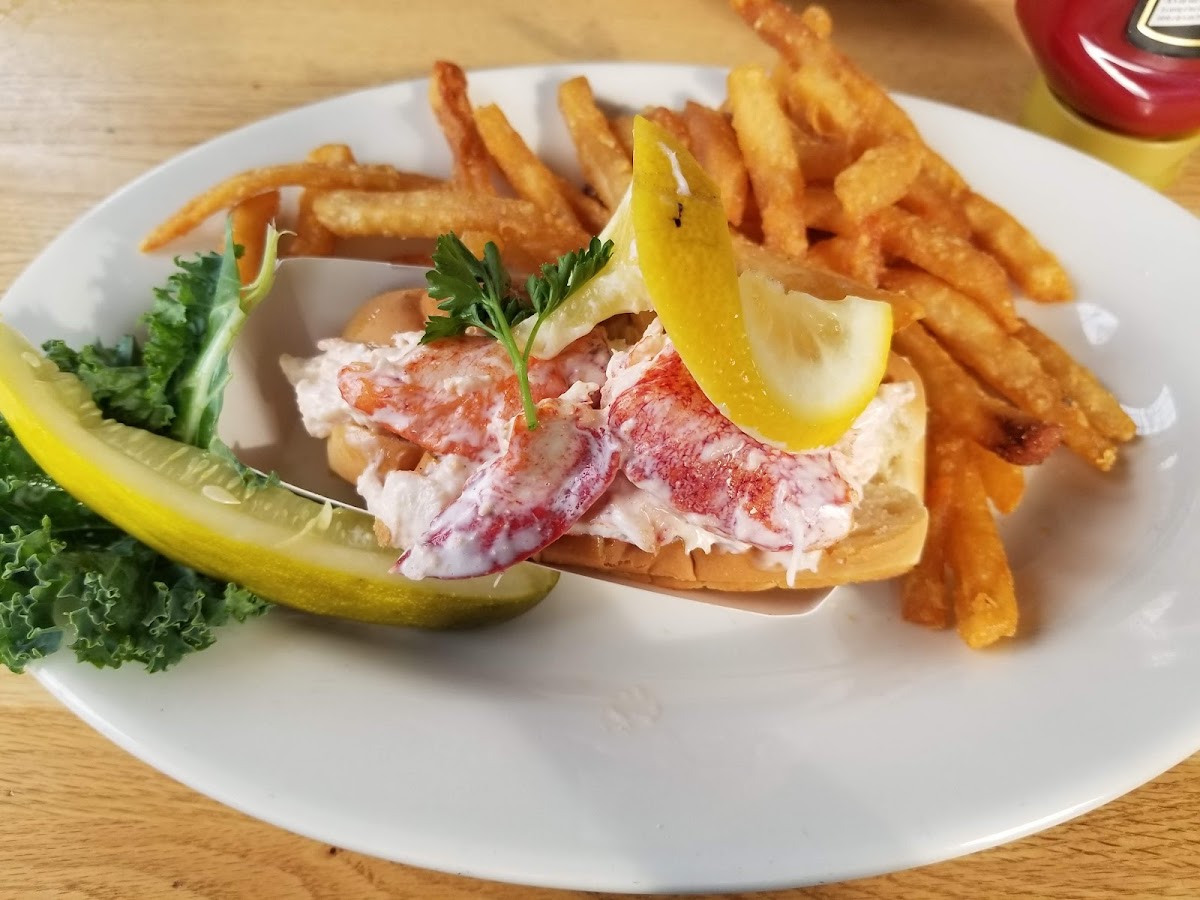 Putnam's Waterview Restaurant-10