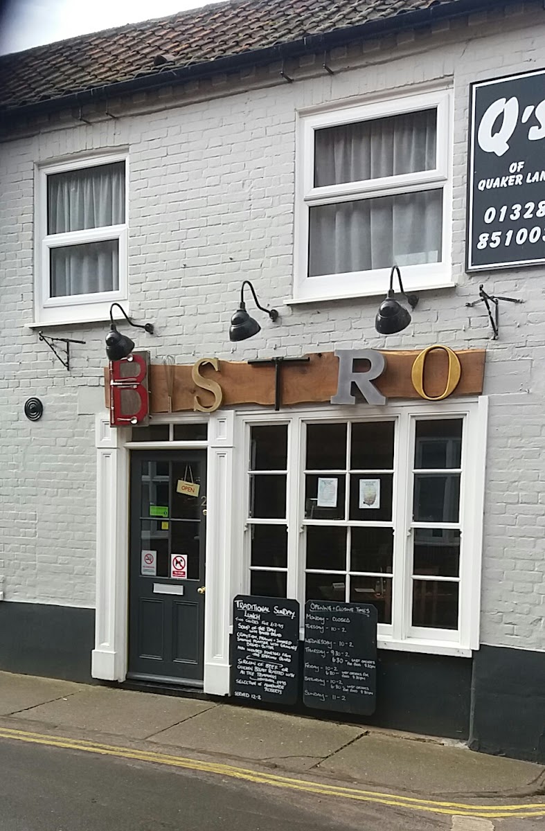Qs Coffee Shop & Bistro