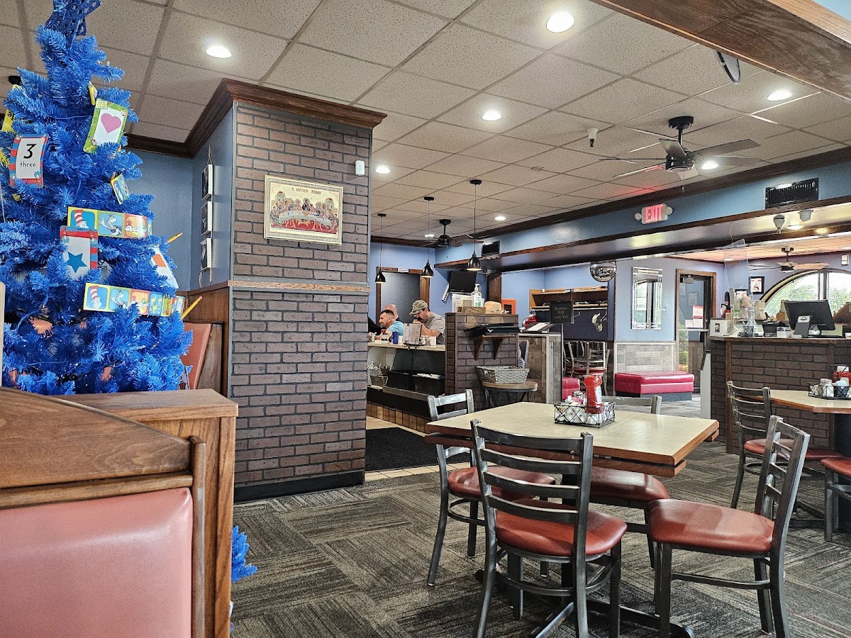 Quad Cities U.s.a. Family Restaurant