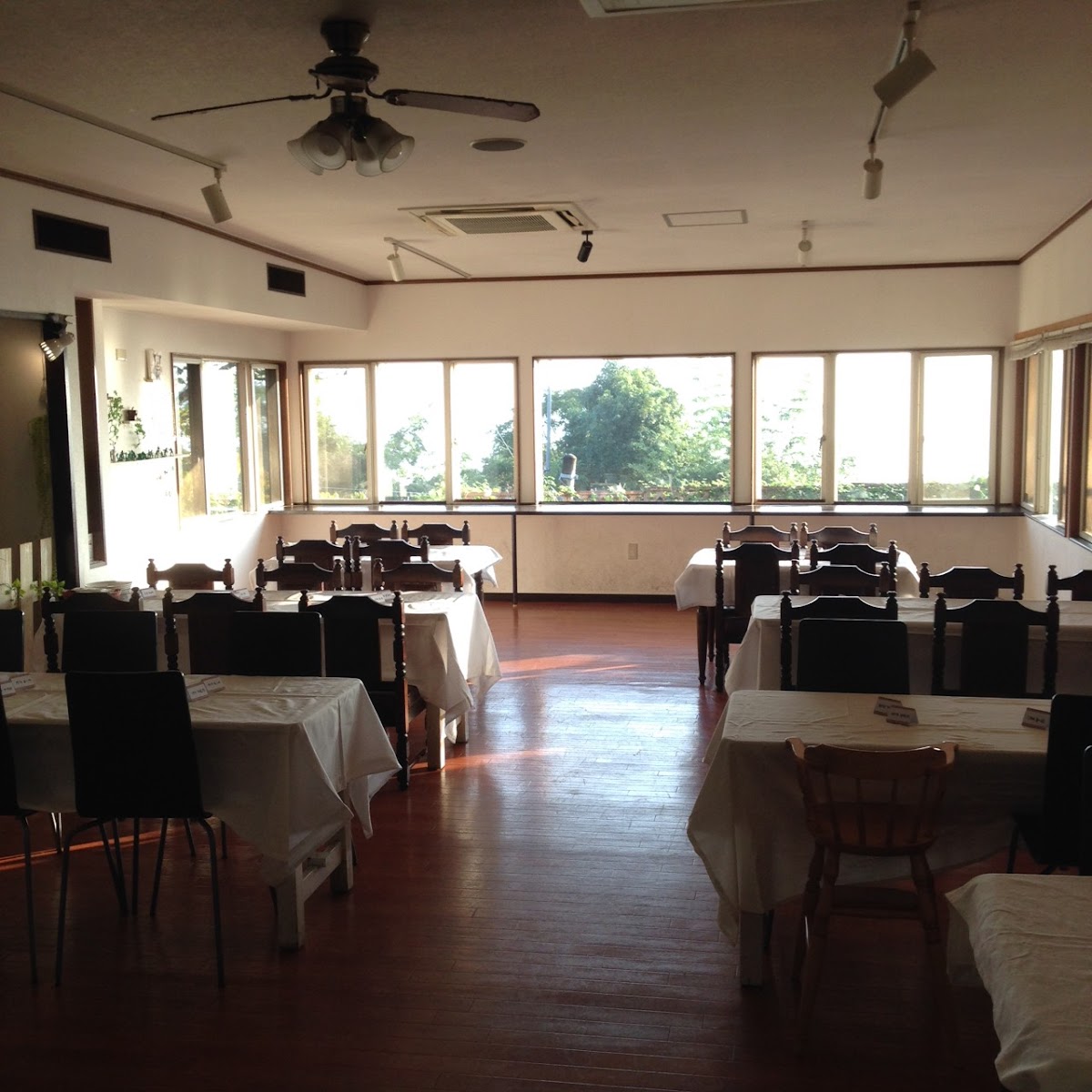 Queen Cook Cafe