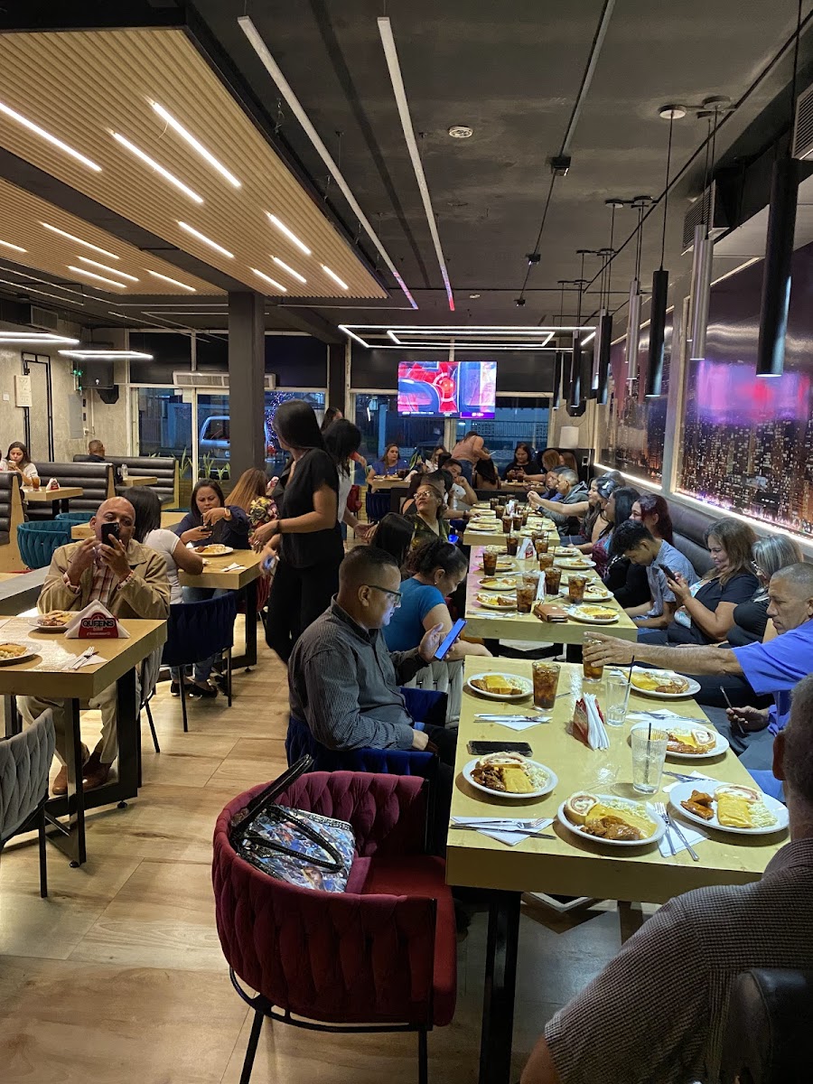 Queens Distric Restaurant