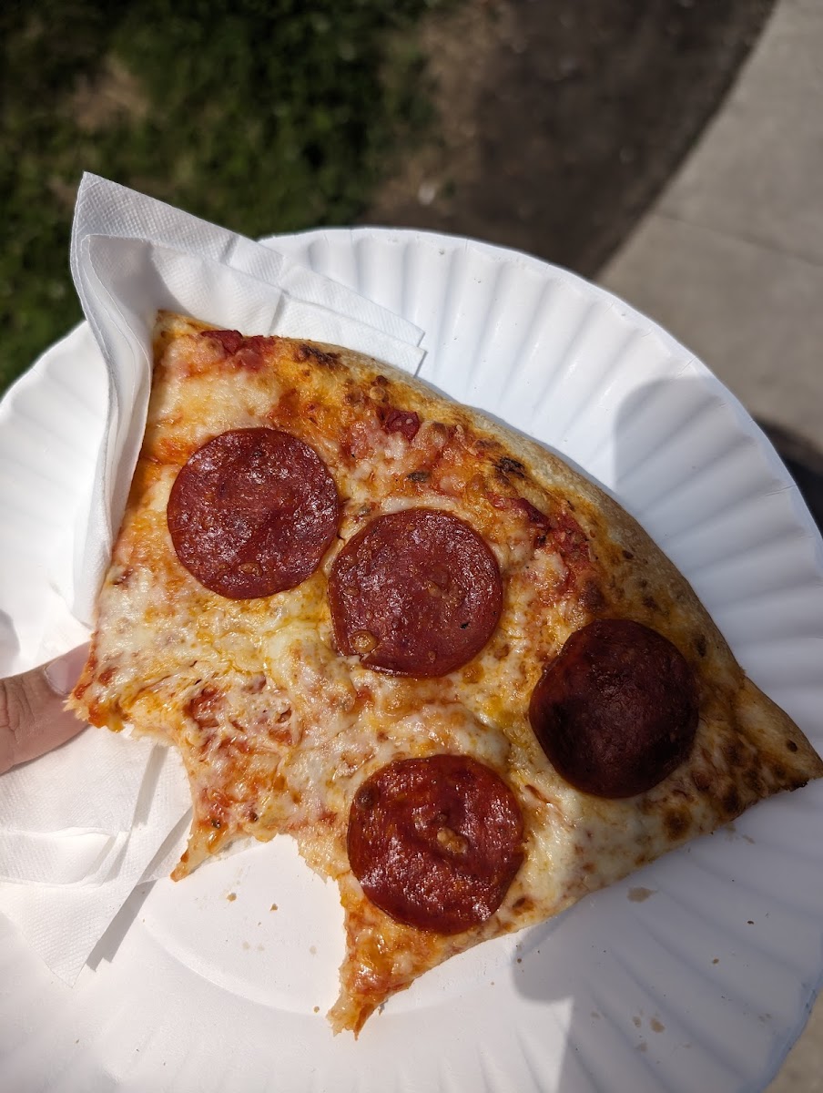 Queens Pizza & Wings-7