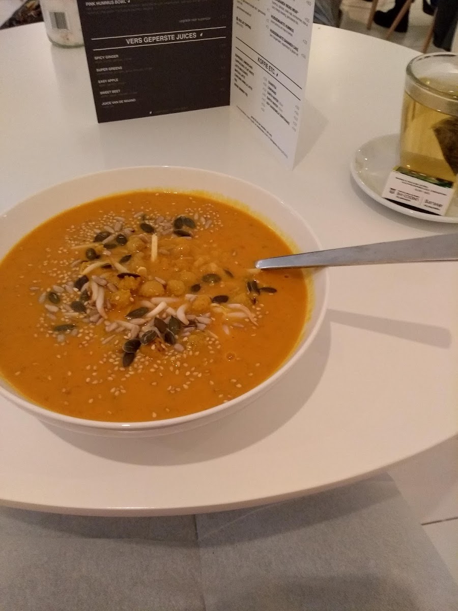 Rå | Bowls & Juices & Wråps | Not Just For Vegans????-10