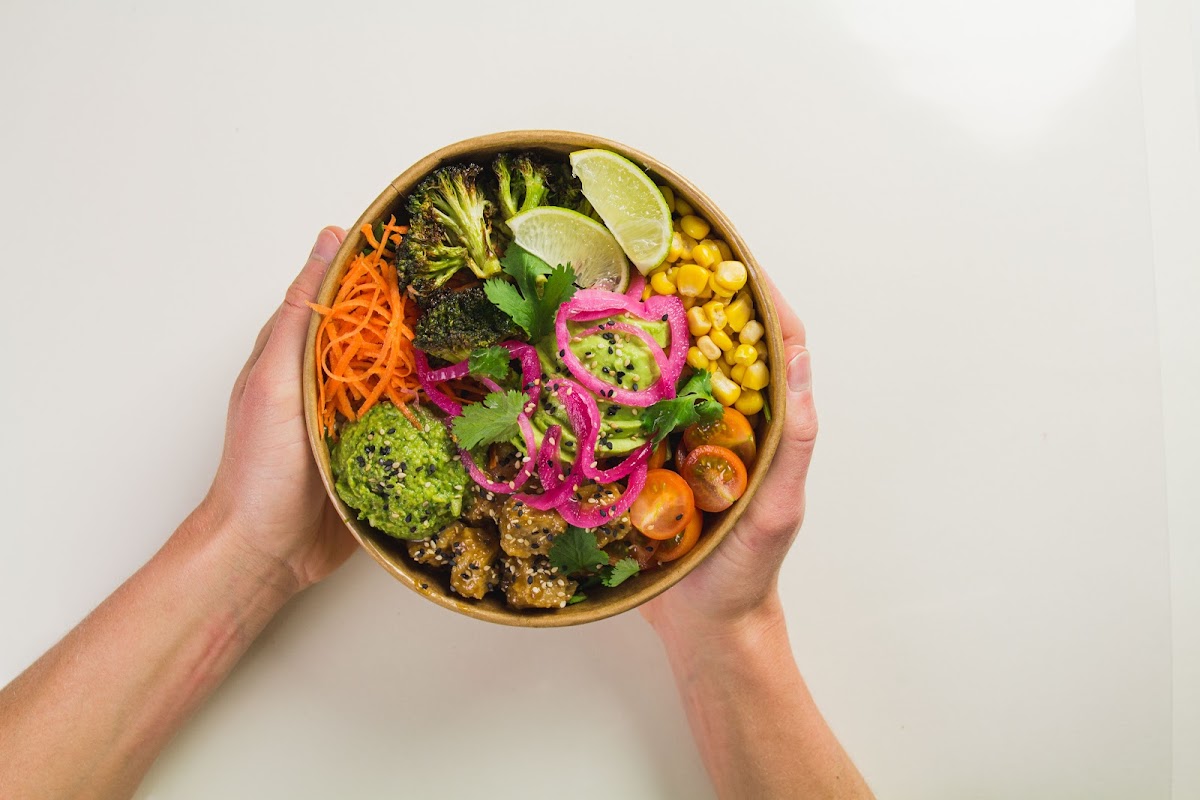 Rå | Bowls & Juices & Wråps | Not Just For Vegans????-5