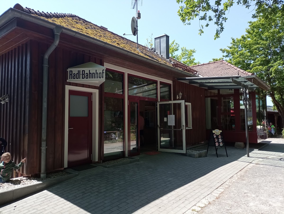 Radlbahnhof Hauzendorf