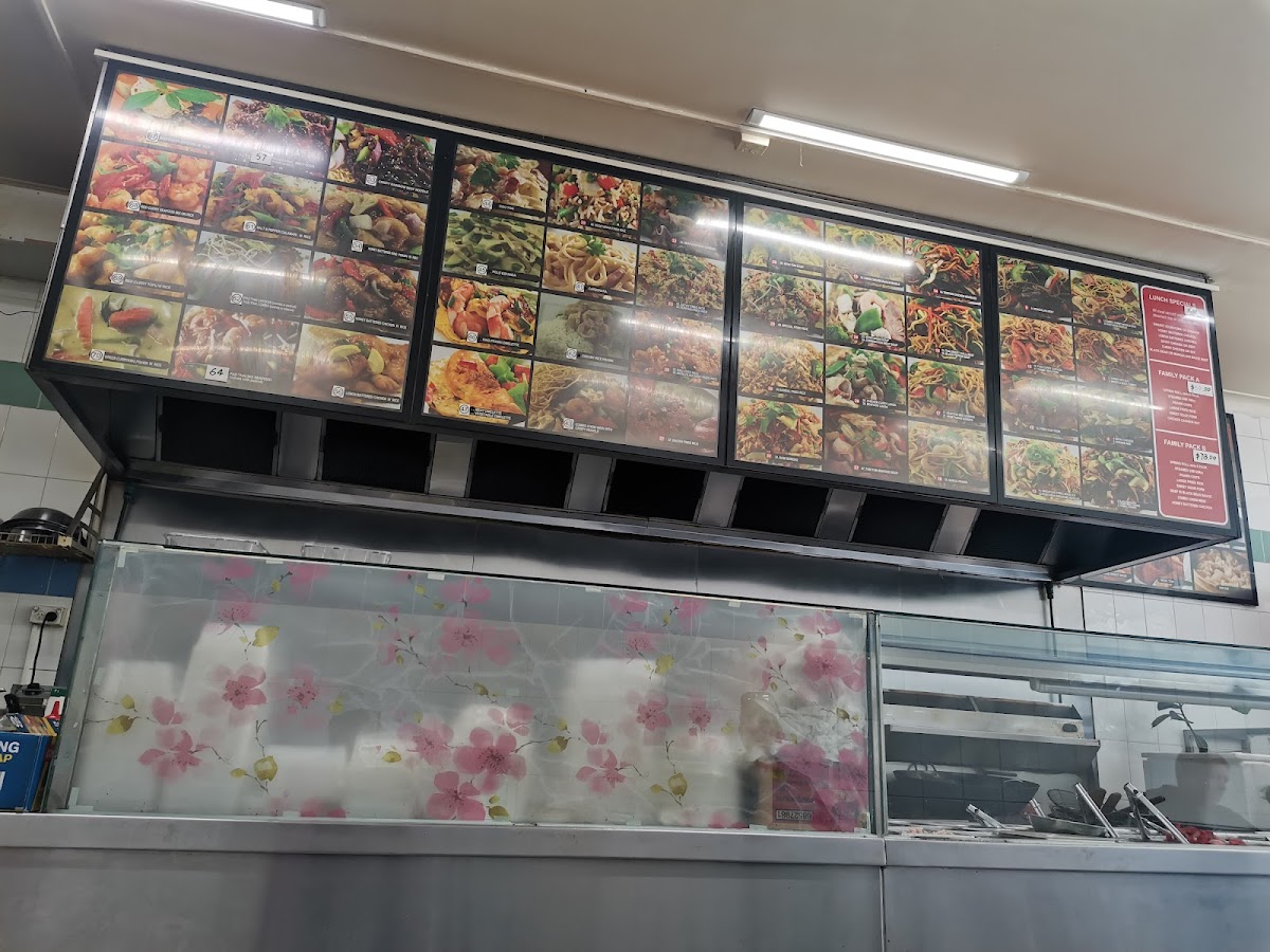 Rainbow Noodles And Sushi-4