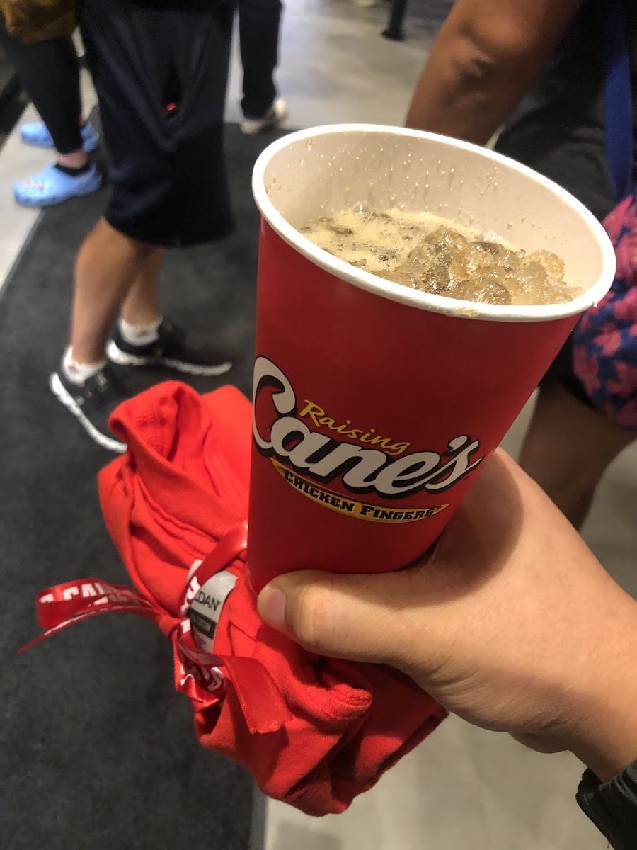 Raising Cane's Chicken Fingers-7