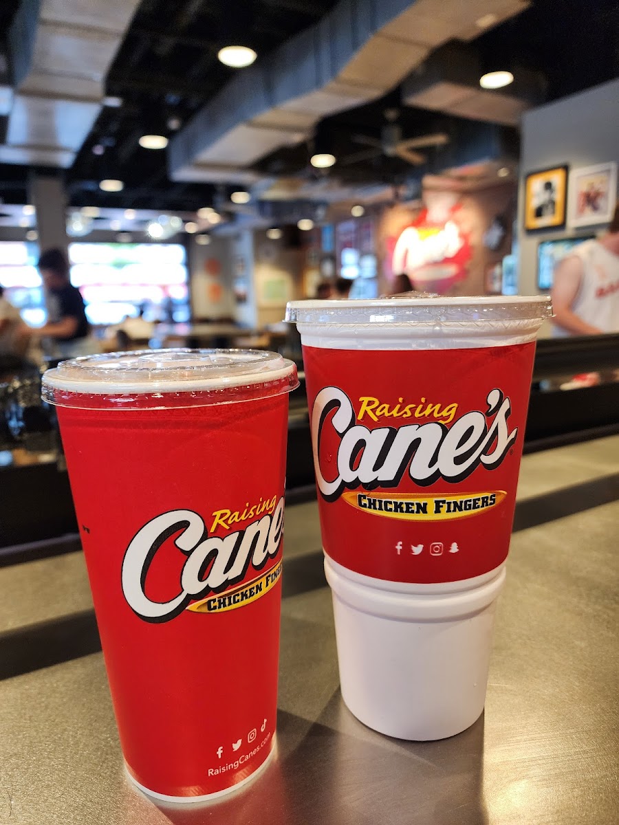 Raising Cane's Chicken Fingers-9