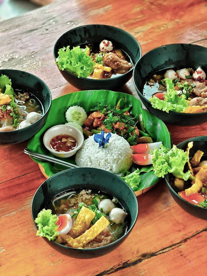 Rakkanna Noodle & Café Kanchanaburi-3