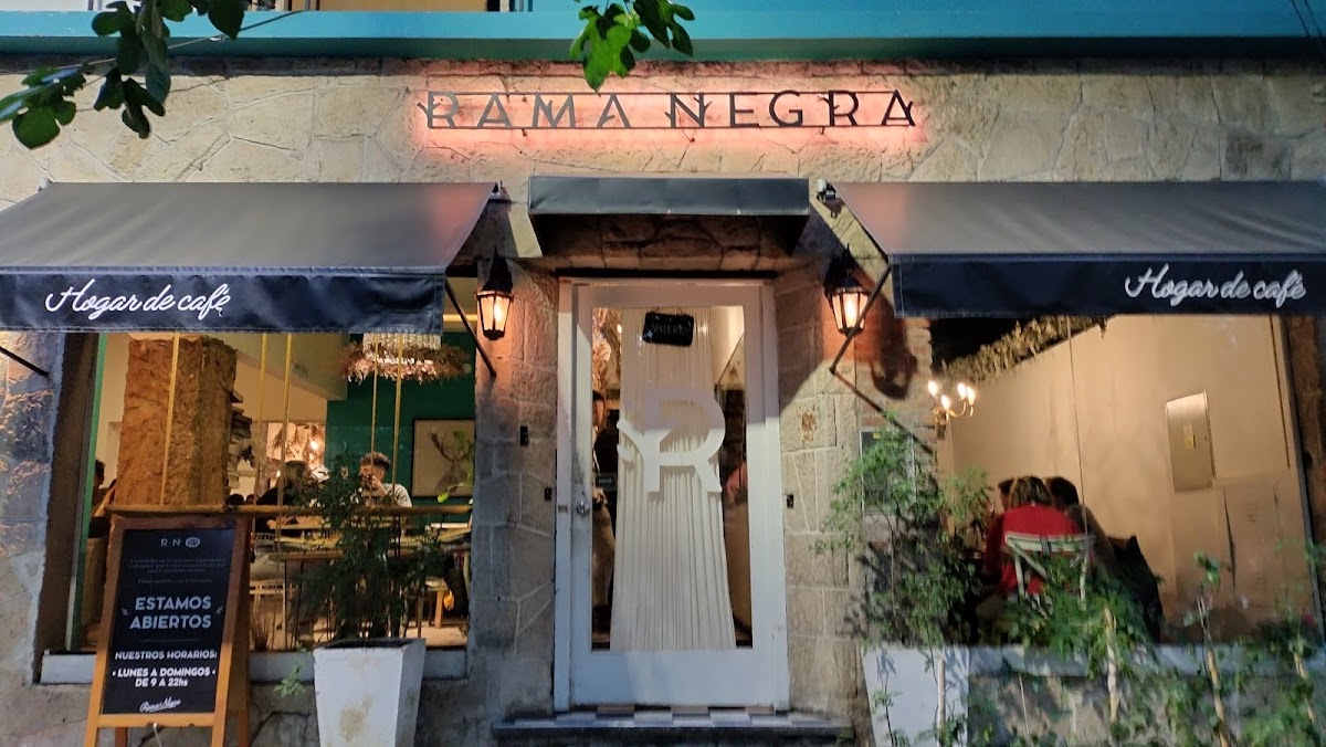 Rama Negra Hogar De Café
