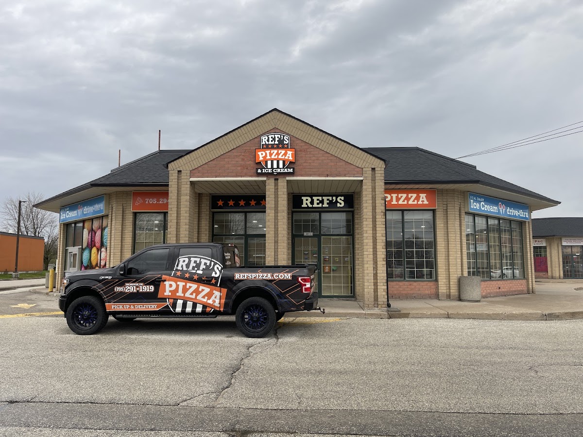 Ref's Pizza & Ice Cream - Stroud