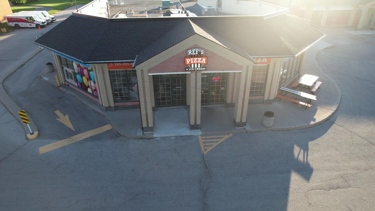 Ref's Pizza & Ice Cream - Stroud-2