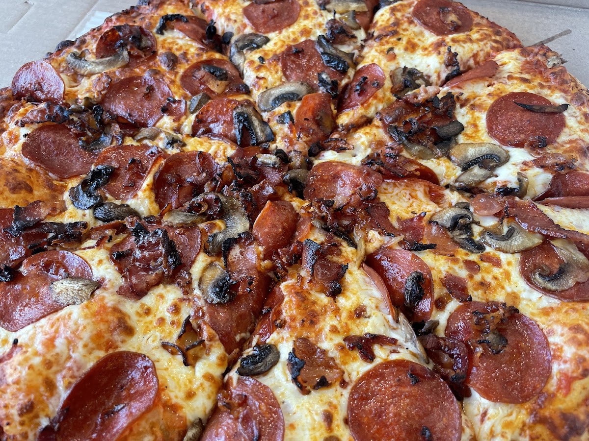 Ref's Pizza & Ice Cream - Stroud-5