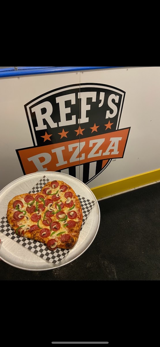 Ref's Pizza & Ice Cream - Stroud-6