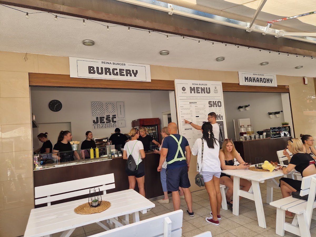 Reina Burger & Pasta