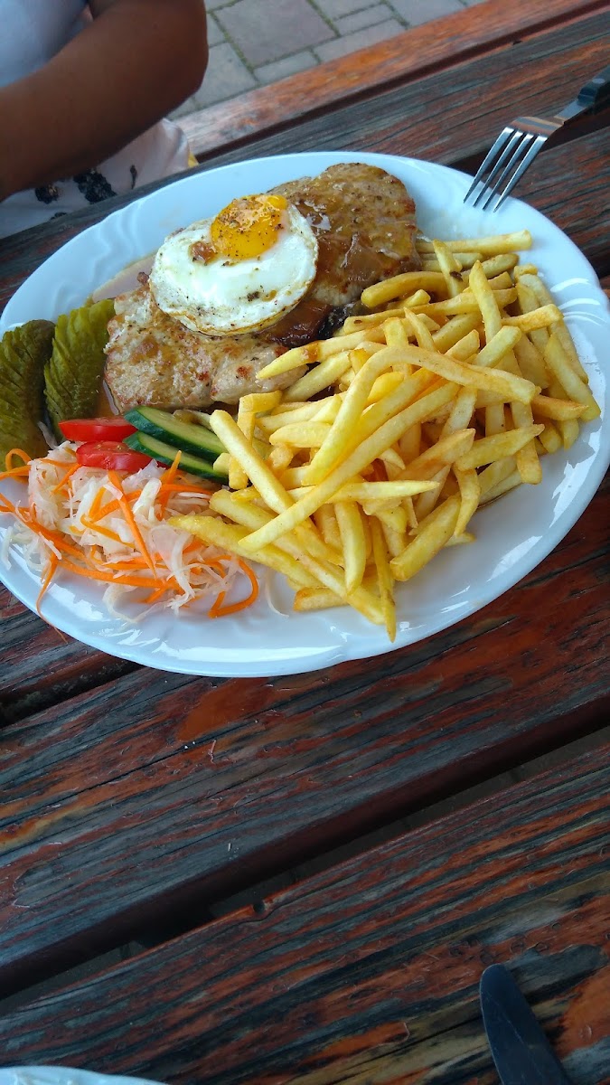 Restaurace Vlčí Jámy-9