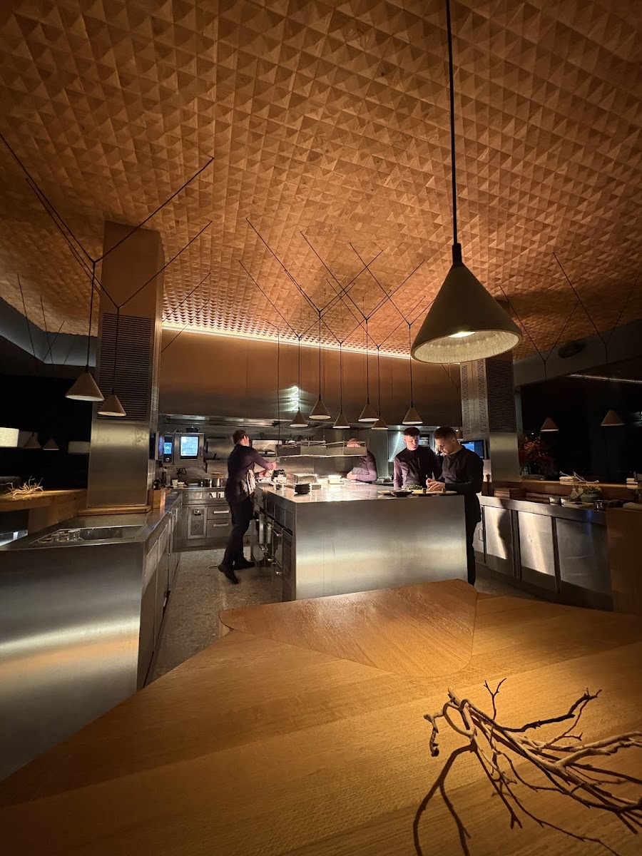 Restaurant 212