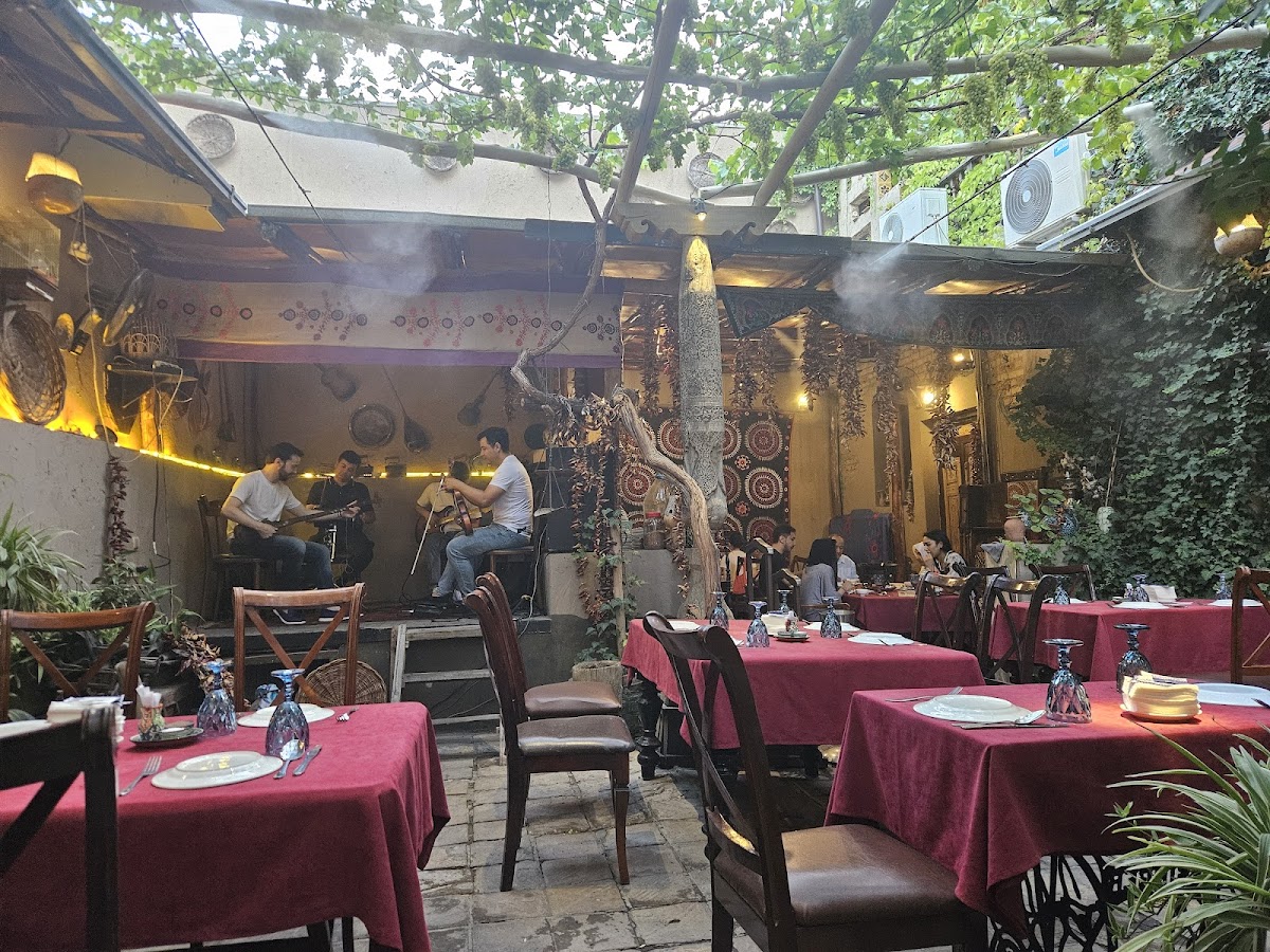 Restaurant Caravan