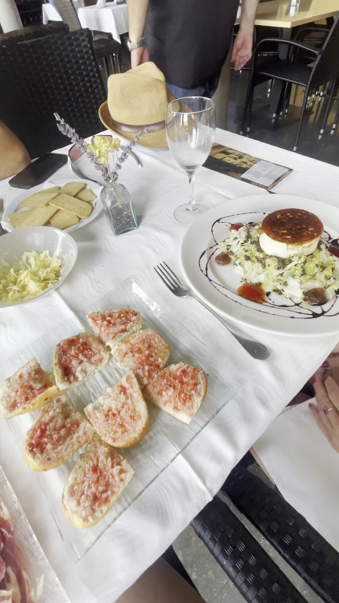 Restaurant Del Monestir De Sant Pere De Rodes-2