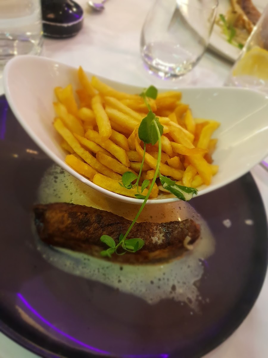 Restaurant Gallery 412-7