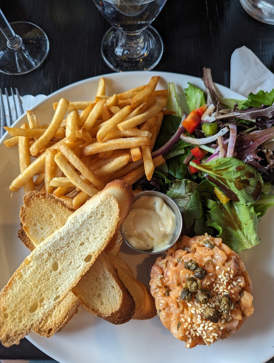 Restaurant La Pointe À Bernard-3