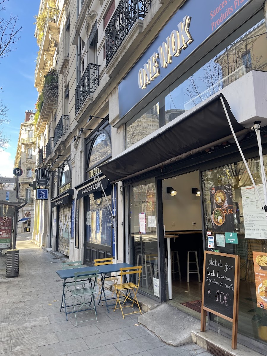 Restaurant One Wok Grenoble – Wok Personnalisé, Pad Thai, Bo Bun（麻辣香锅/麻辣烫/炸鸡）