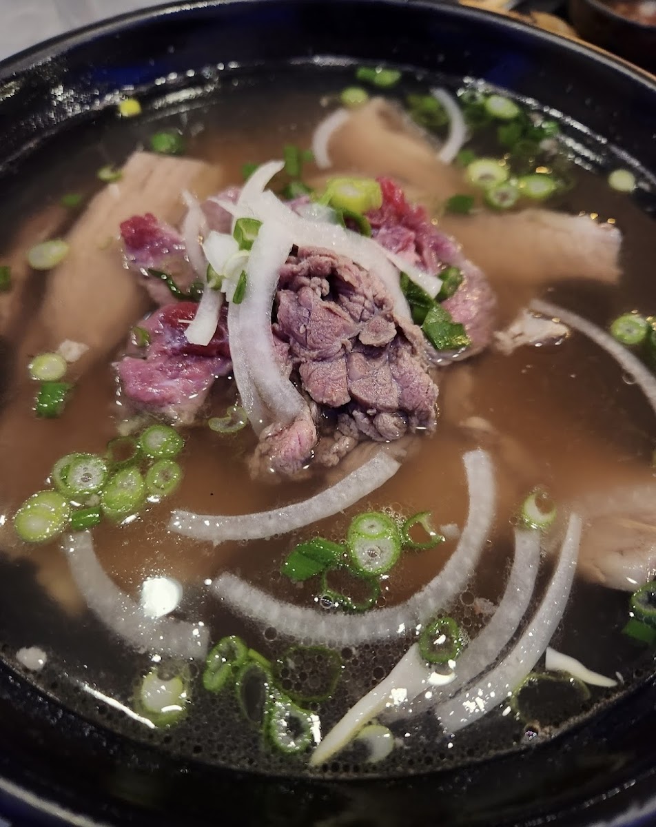 Restaurant Pho Mont Royal ( Apportez Votre Vin Byow )-5