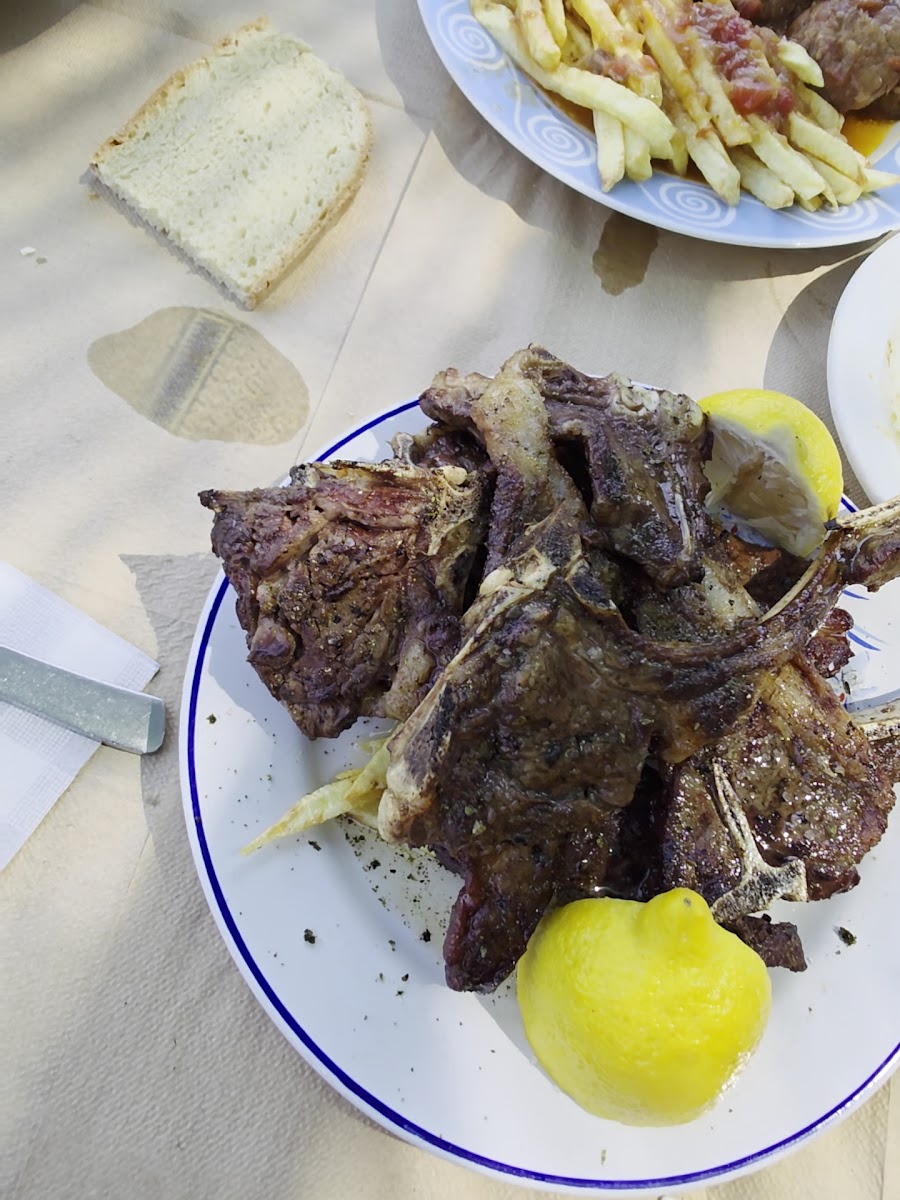 Restaurant To Gefiri-2
