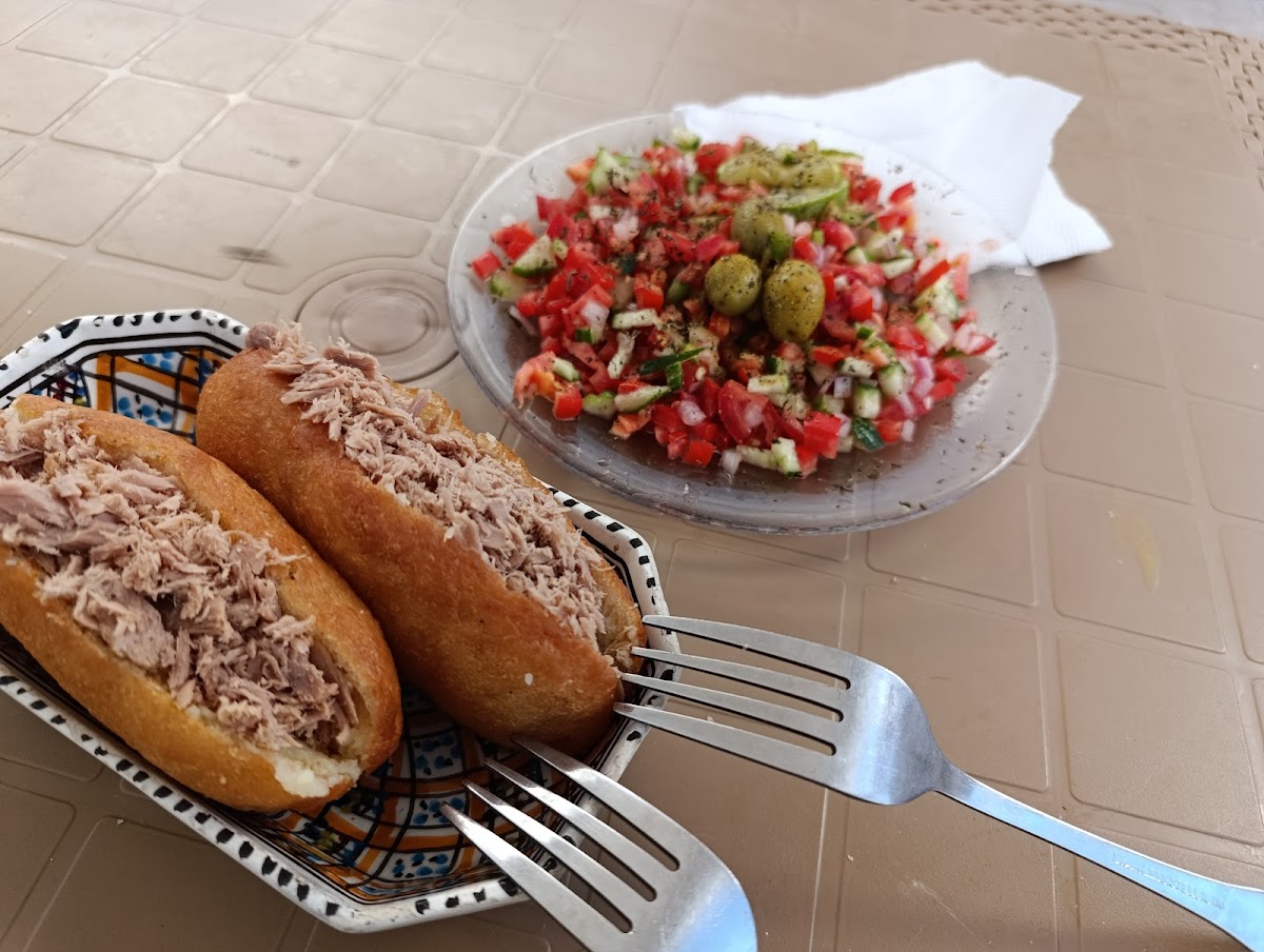 Restaurant Warda Khmissa Kasher Djerba Hood-6