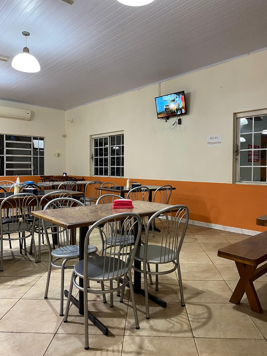 Restaurante E Lancheria 3 Figueiras-2