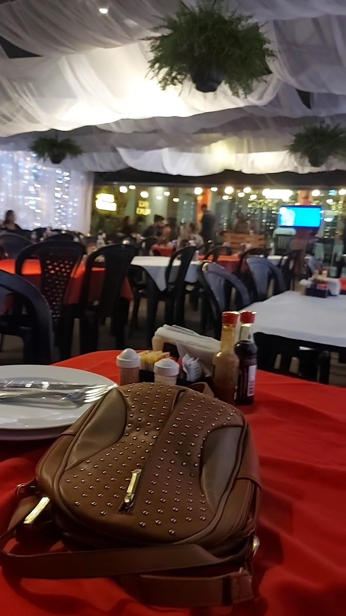 Restaurante E Pizzaria Lá Nos Meninos-2