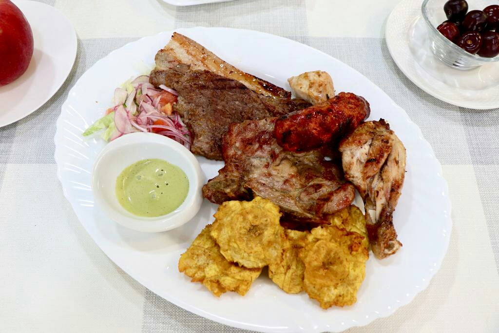 Restaurante Latino El Tropical-8