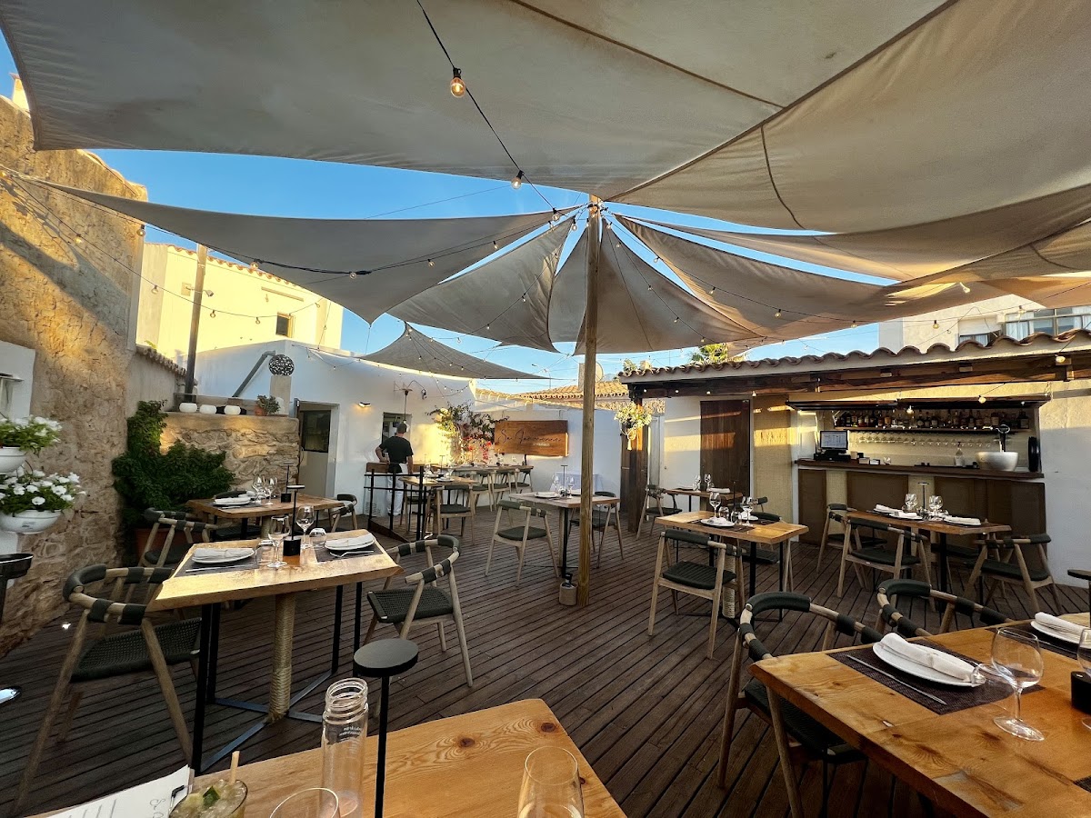 Restaurante Sa Farmacia By Piratabus-3