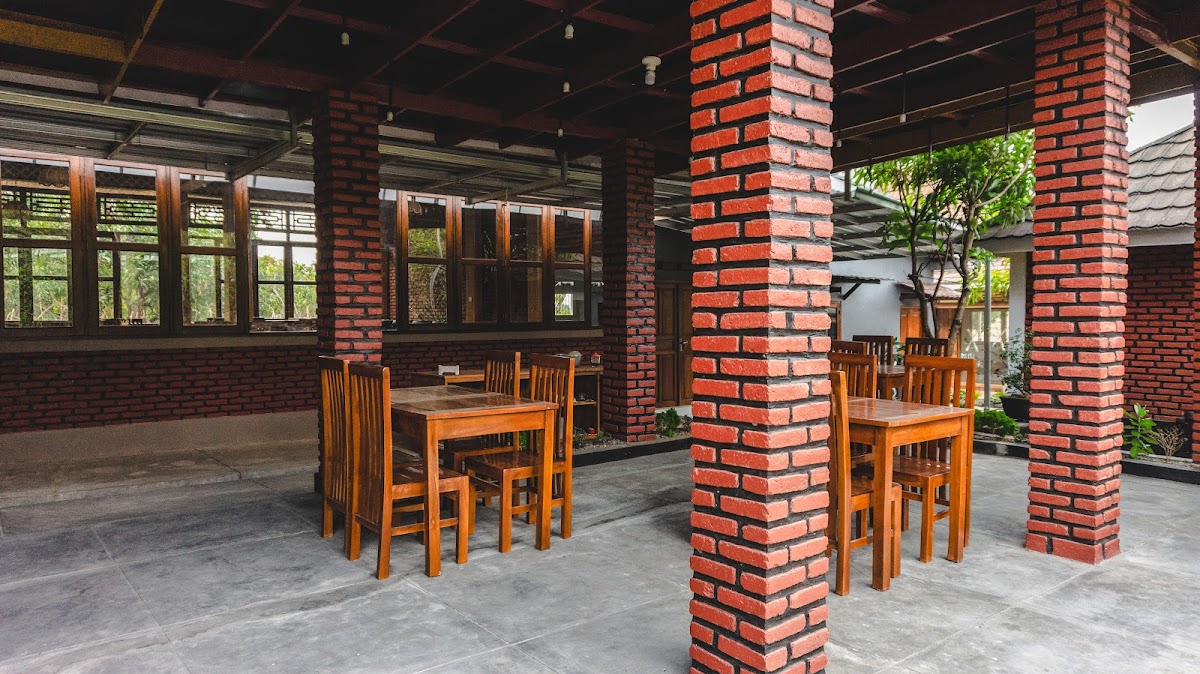 Resto Cafe 99