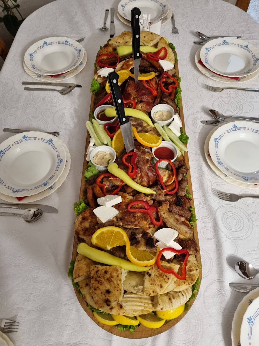 Restoran I Pecenjara Semberski Raj-9