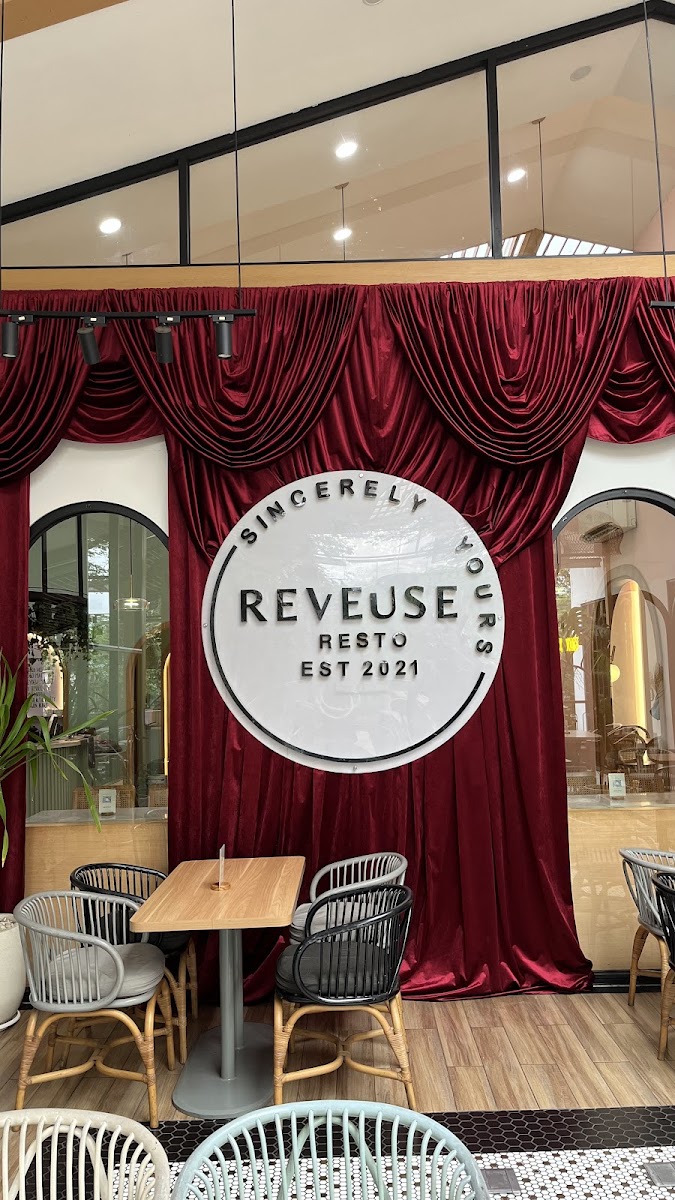 Reveuse Resto