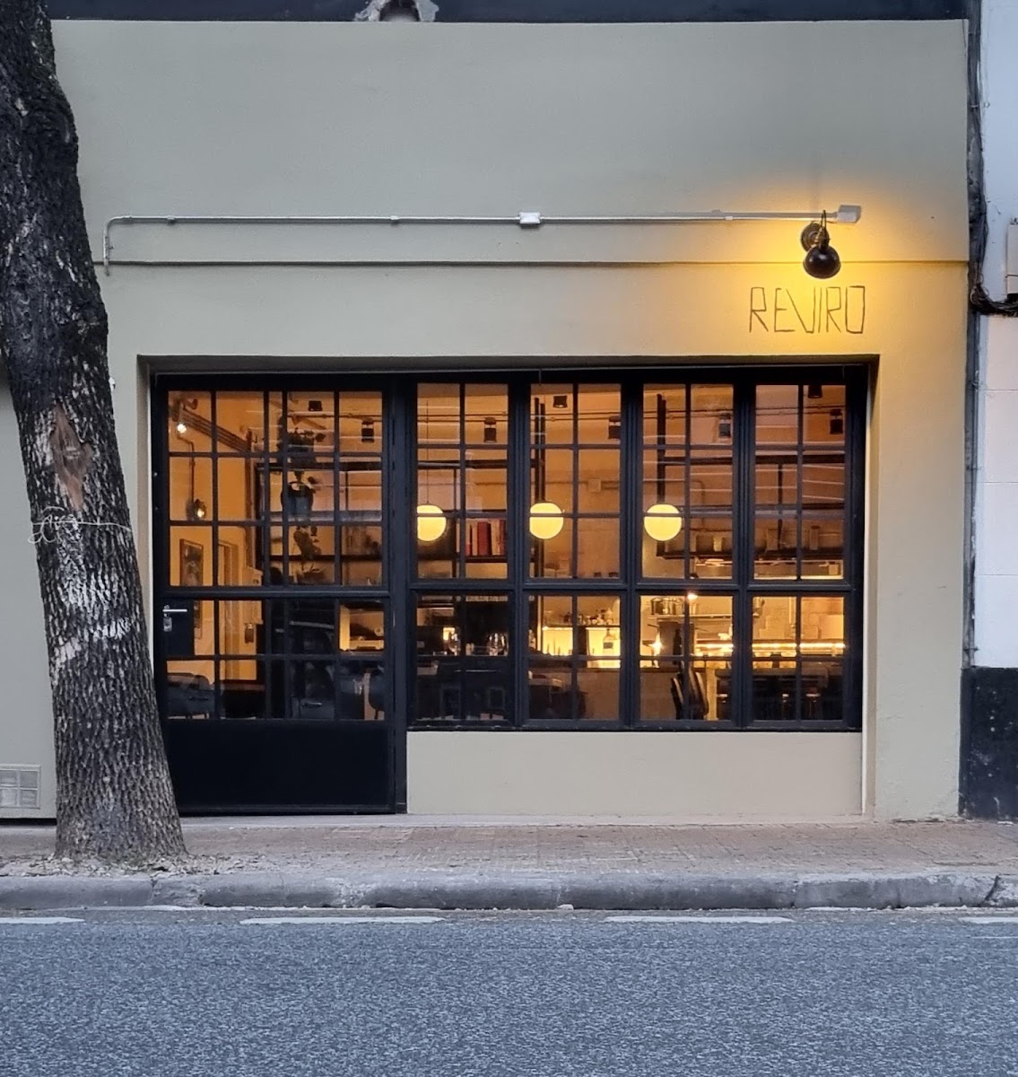 Reviro Restaurant