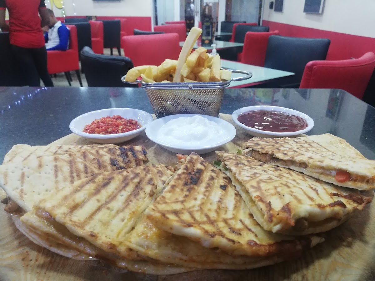 Riley's Pizza's And Burgers-10
