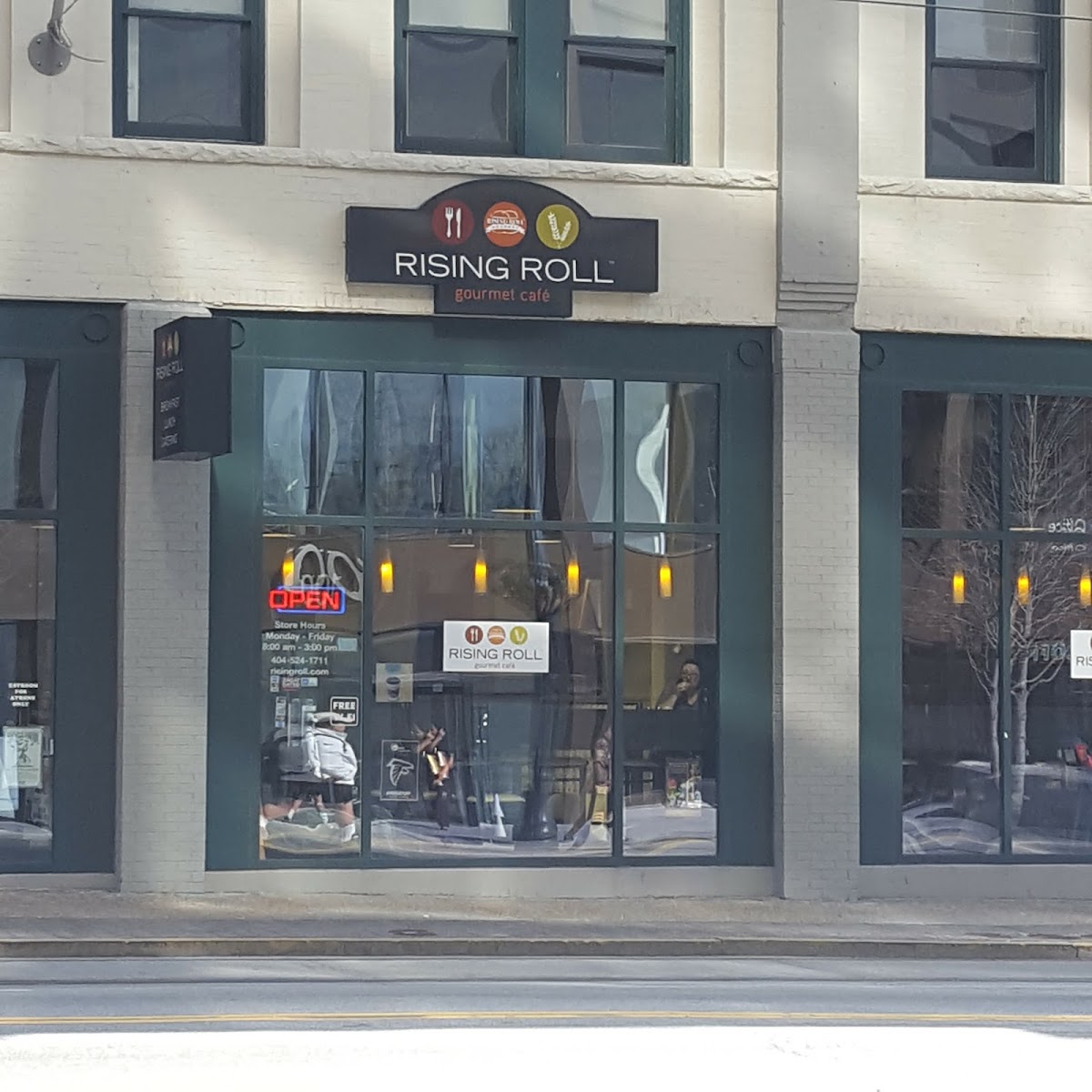 Rising Roll Gourmet Cafe'