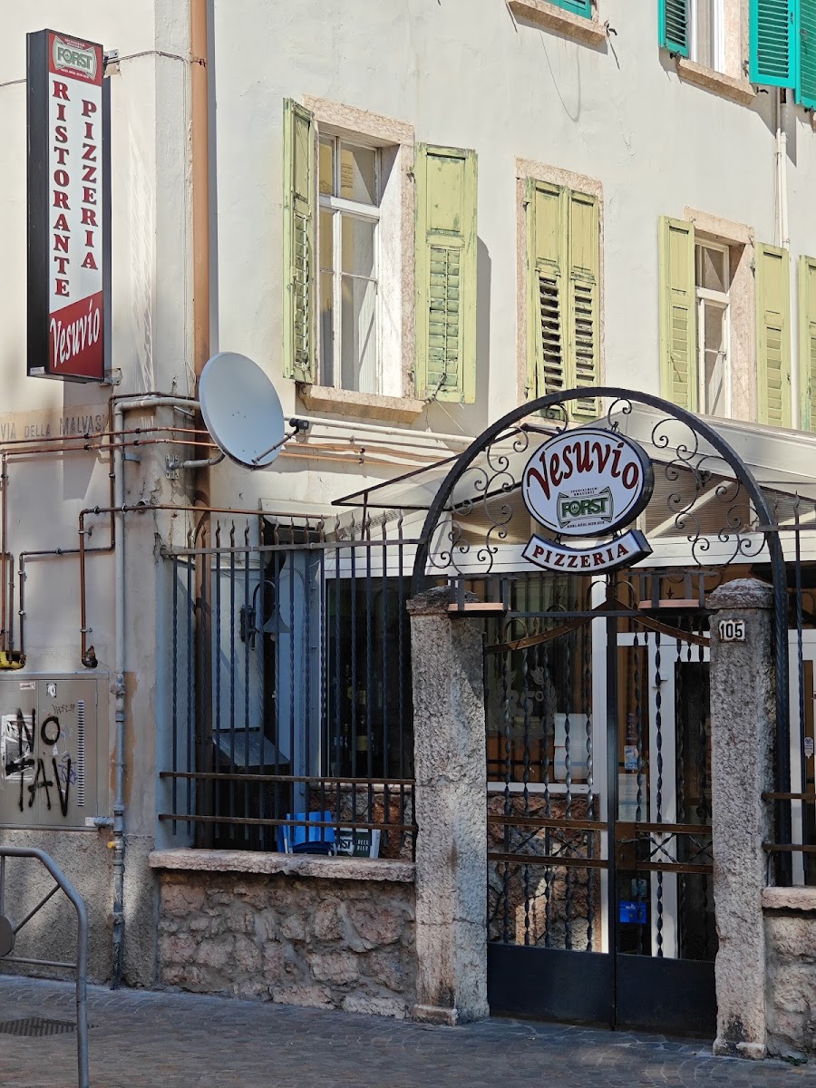 Ristorante Pizzeria - Al Vesuvio Trento