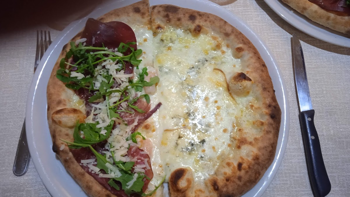 Ristorante-Pizzeria Da Vincenzo A Bomb-5