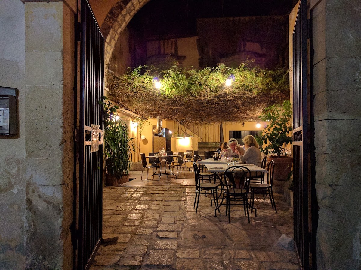 Ristorante & Pizzeria L' Antico Mercato Noto-4