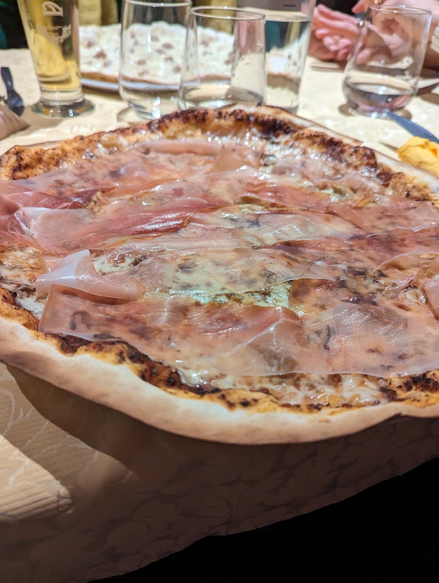 Ristorante - Pizzeria La Gustosa-6