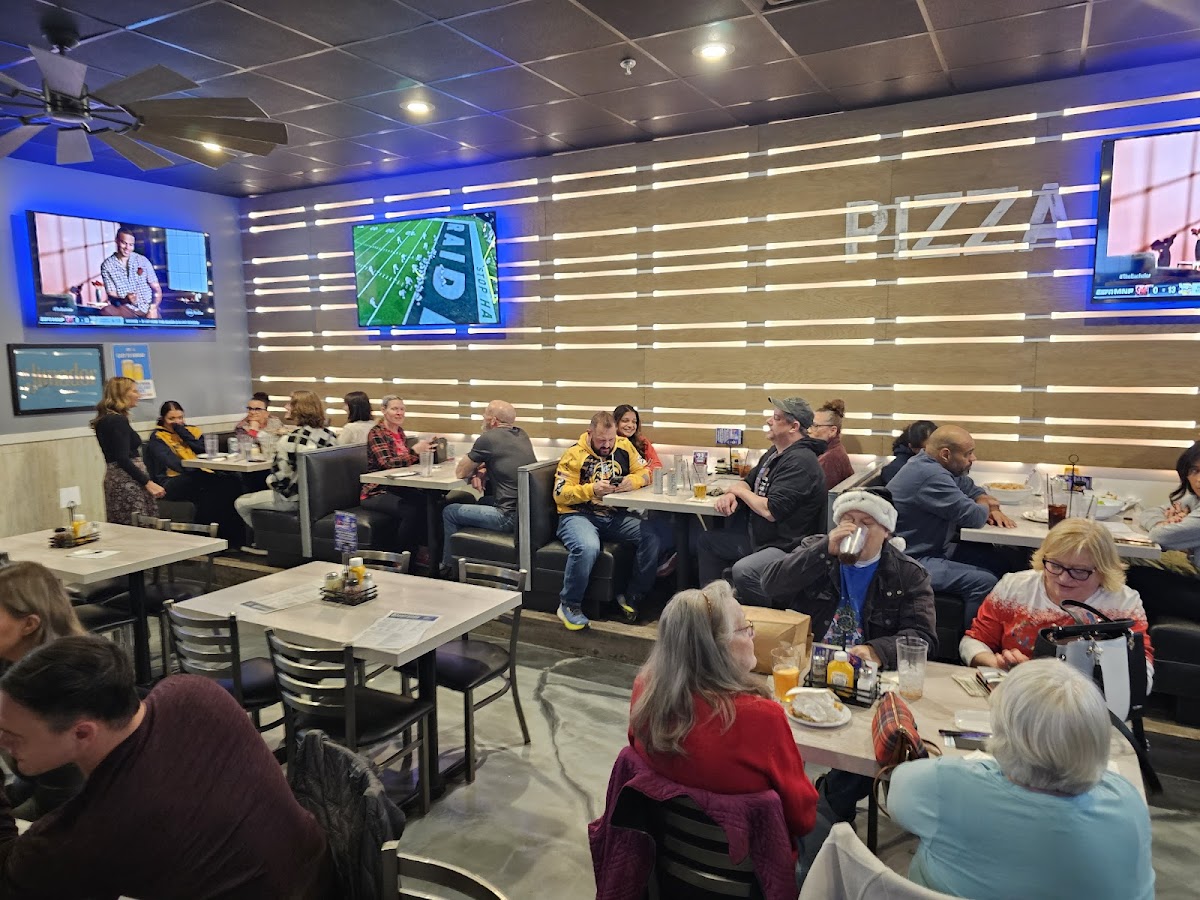 Riverside Pizza & Pub - Oswego-4